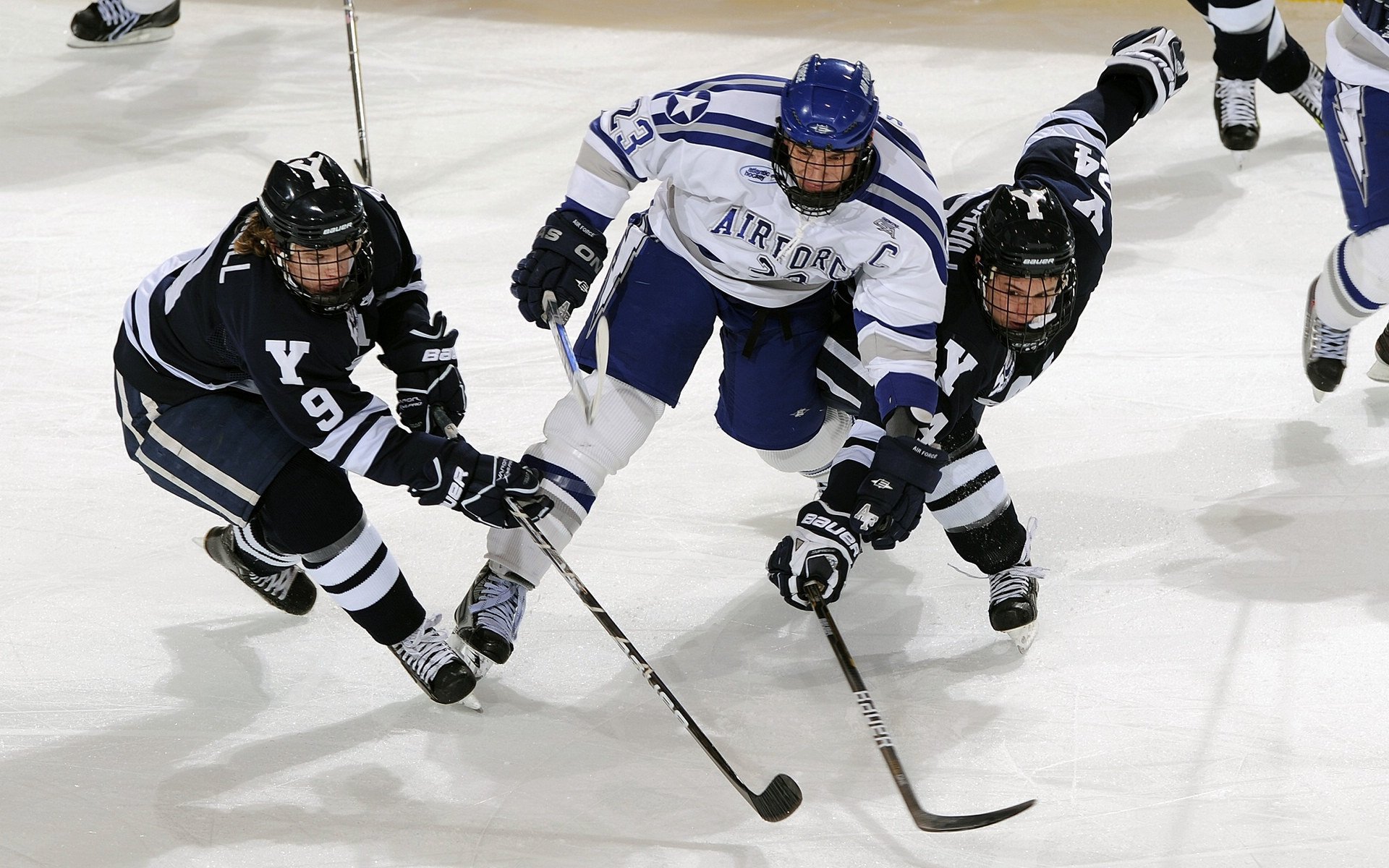 各国男子与女子足球联合训练营助力水平提升，足球男女差距
